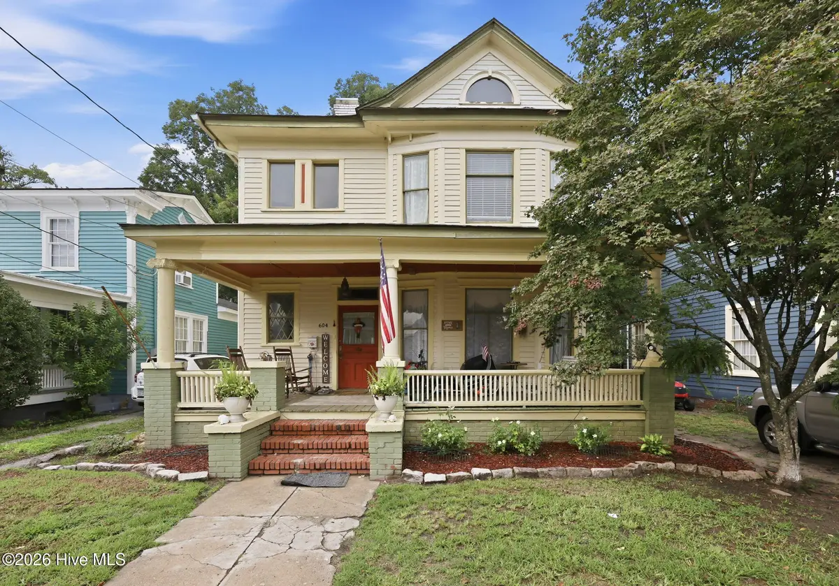 604 W 2nd Street, Washington, NC 27889 - #1