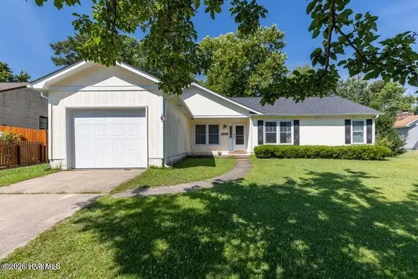 2039 Hunters Ridge Drive, Midway Park, NC 28544