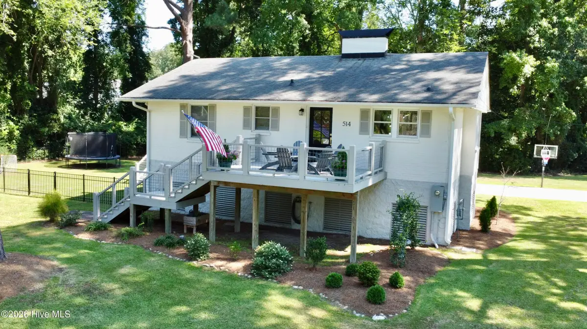 514 Bank Street, Washington, NC 27889 - #1