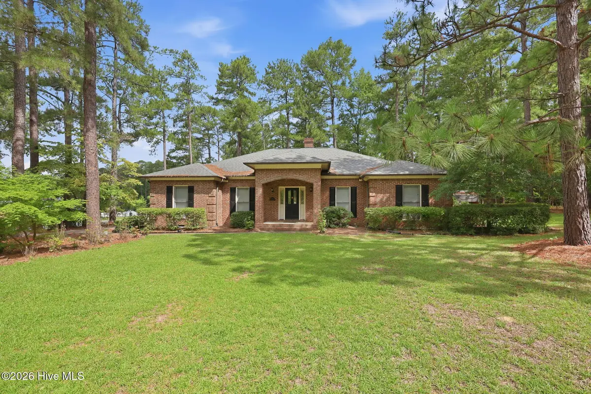 335 W Hedgelawn Way, Southern Pines, NC 28387 - #1