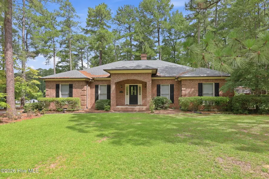 335 W Hedgelawn Way, Southern Pines, NC 28387 - #2