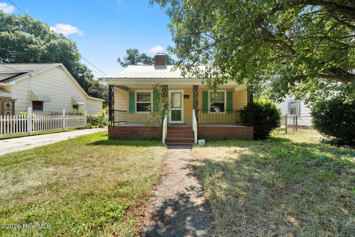 605 E Covington Street, Laurinburg, NC 28352 - #1
