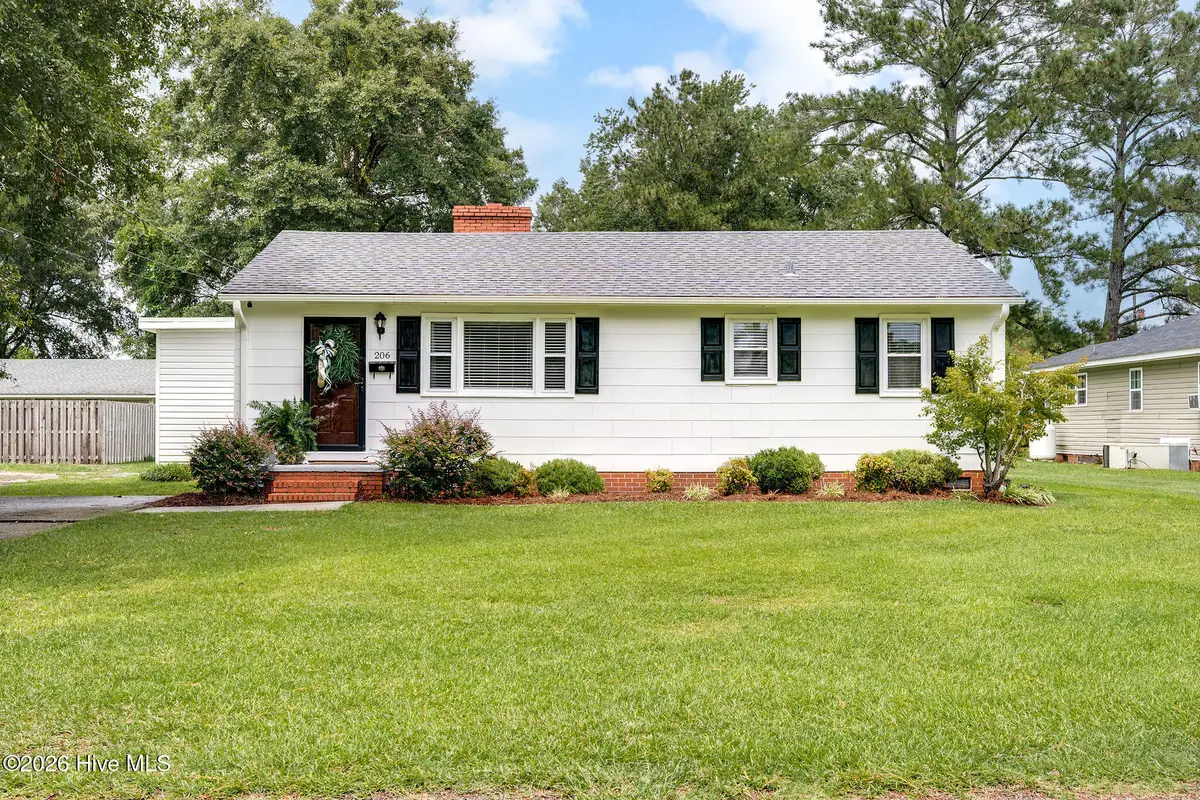 206 W Clement Street, Wallace, NC 28466 - #1