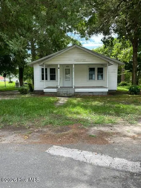 213 W Chelly Street, Warsaw, NC 28398