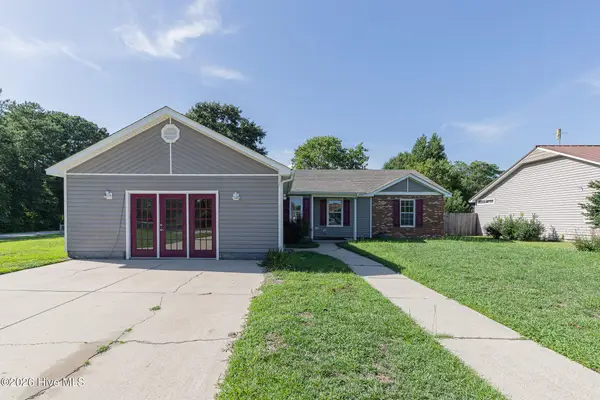2601 Idlebrook Circle, Midway Park, NC 28544