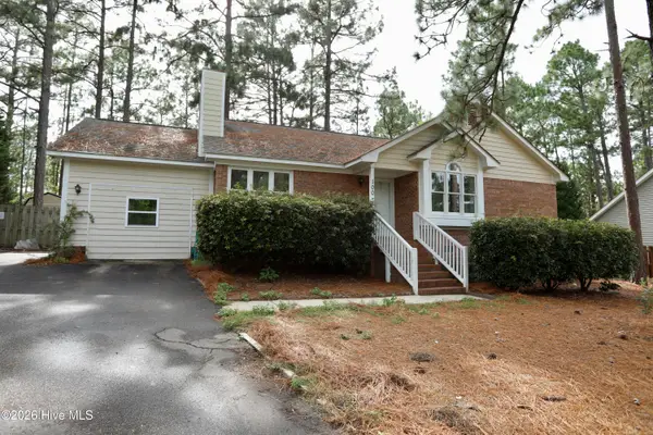 100 Sawmill Road E, Pinehurst, NC 28374