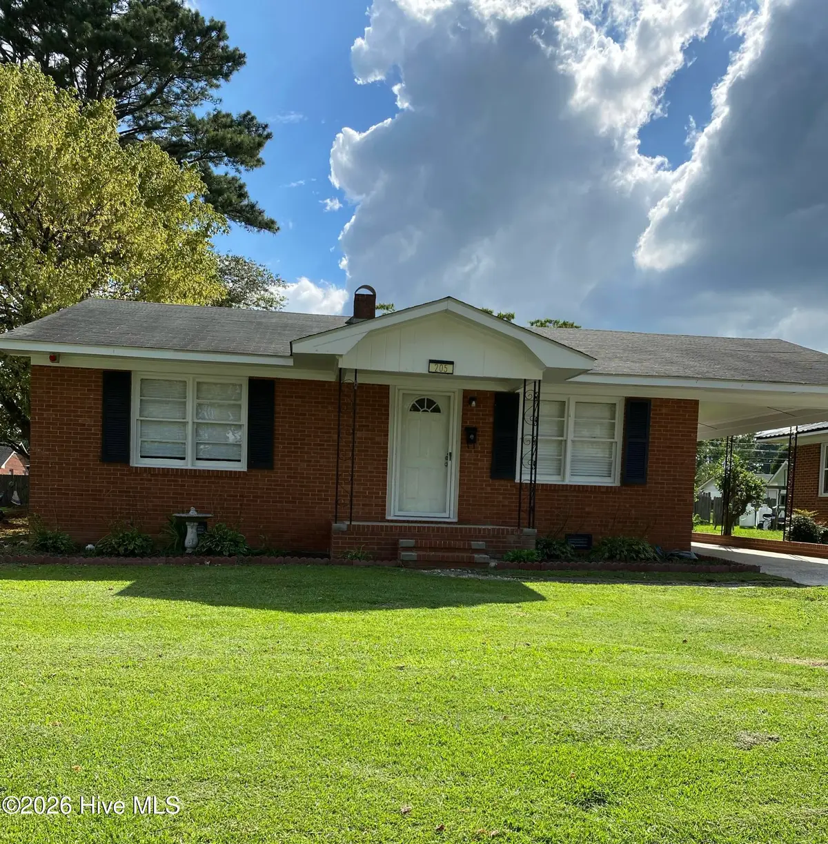 205 N Edgewood Avenue, Williamston, NC 27892 - #1