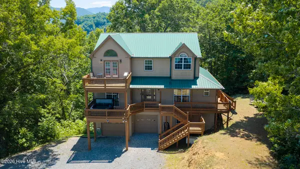 135 Eagles Nest Road, Fontana Dam, NC 28733