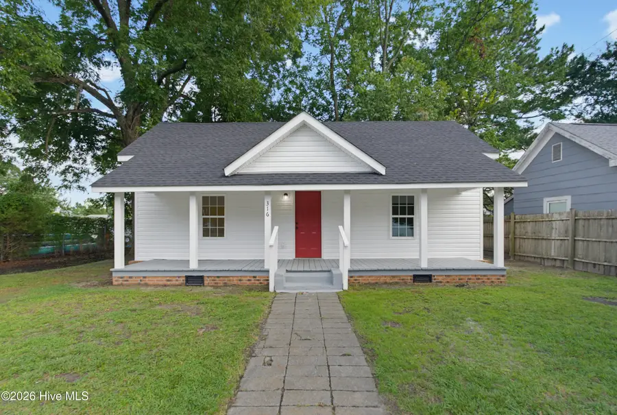 316 E Walter Street, Whiteville, NC 28472 - #2