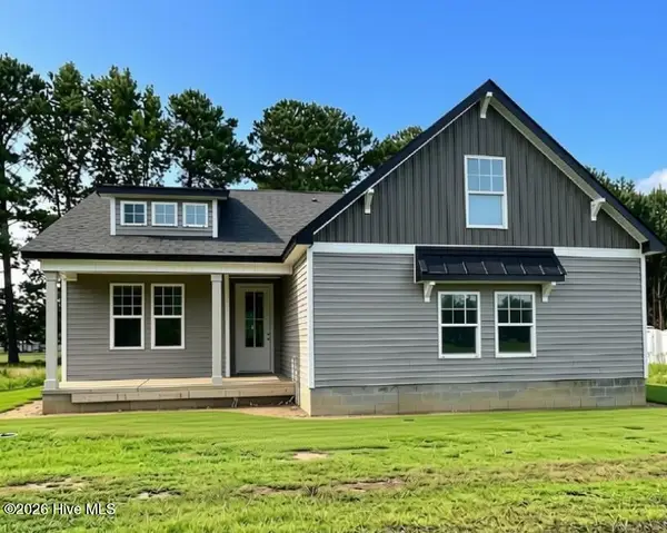 706 W Bridgers Street Ext, Burgaw, NC 28425