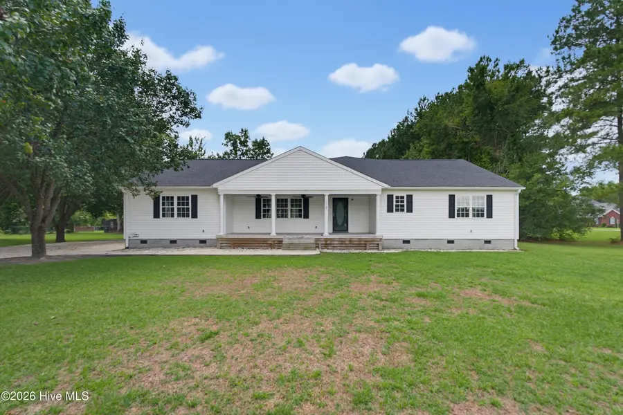 113 Stuart Avenue, Lake Waccamaw, NC 28450 - #3