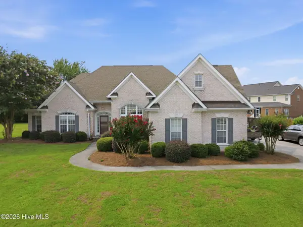 304 Drayton Hall, Jacksonville, NC 28540