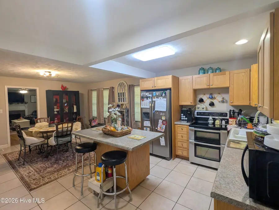 113 S Canal Street, Whiteville, NC 28472 - #2