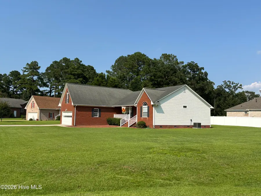 208 Pinewood Drive, New Bern, NC 28562 - #3