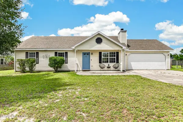 409 E Volant Street, Hubert, NC 28539