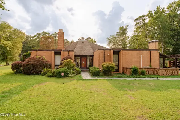 1900 Pawnee Drive, Kinston, NC 28504