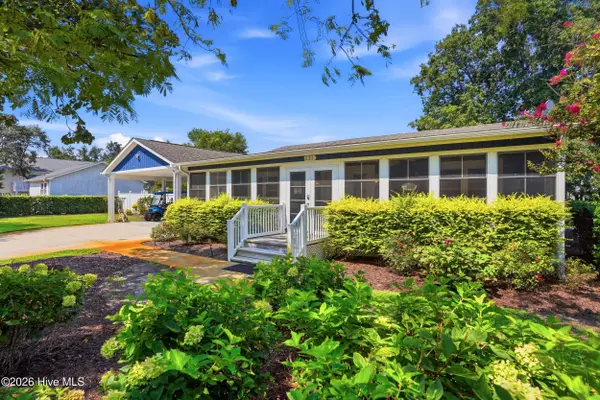 133 NE 29th Street, Oak Island, NC 28465