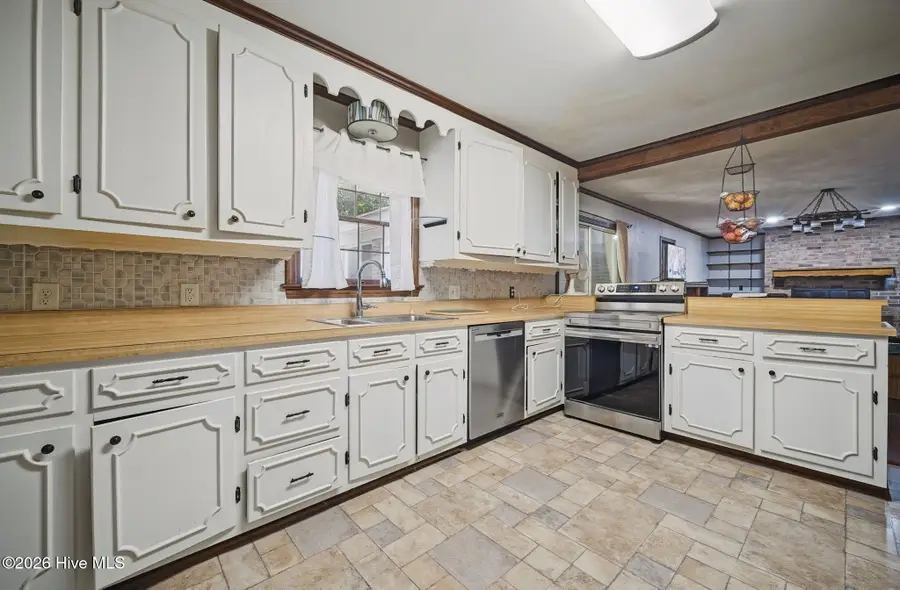 108 Hunters Trail E, Elizabeth City, NC 27909 - #3