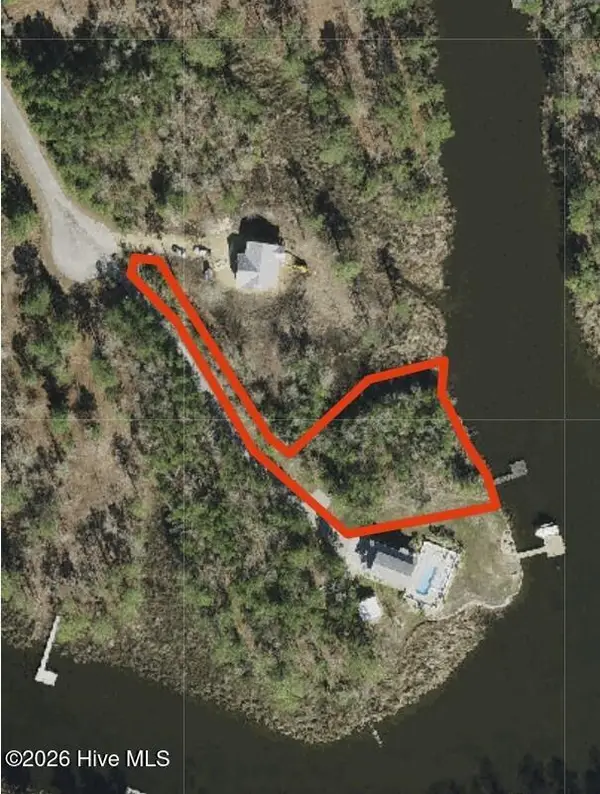 447 Tarpon Pointe Road, Bath, NC 27808