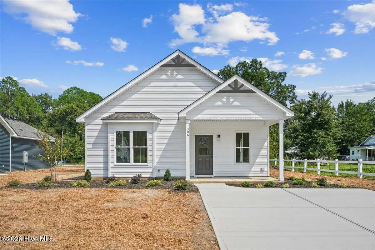 306 S Sycamore Street, Fremont, NC 27830 - #1