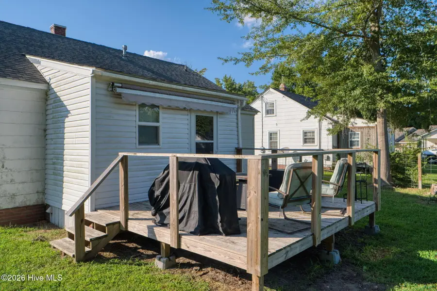 204 Saunders Street, Hertford, NC 27944 - #3