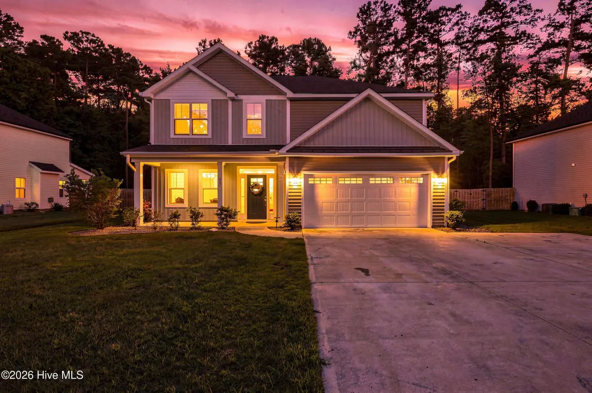 807 E Fremont Street, Burgaw, NC 28425 - #1