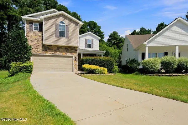 106 Lightwater Court, Aberdeen, NC 28315