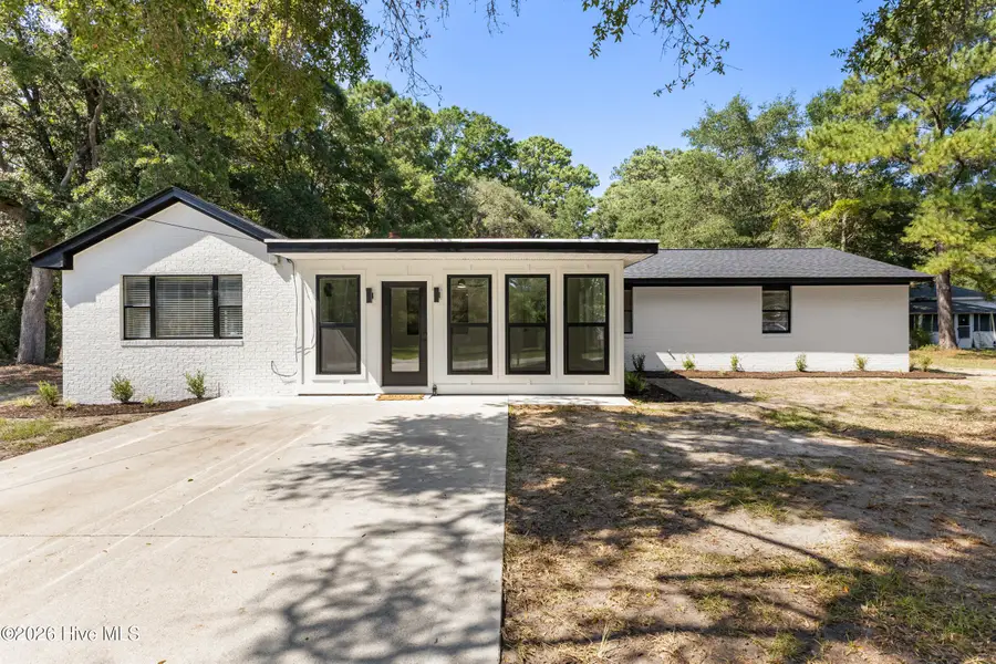508 W 11th Street, Southport, NC 28461 - #2