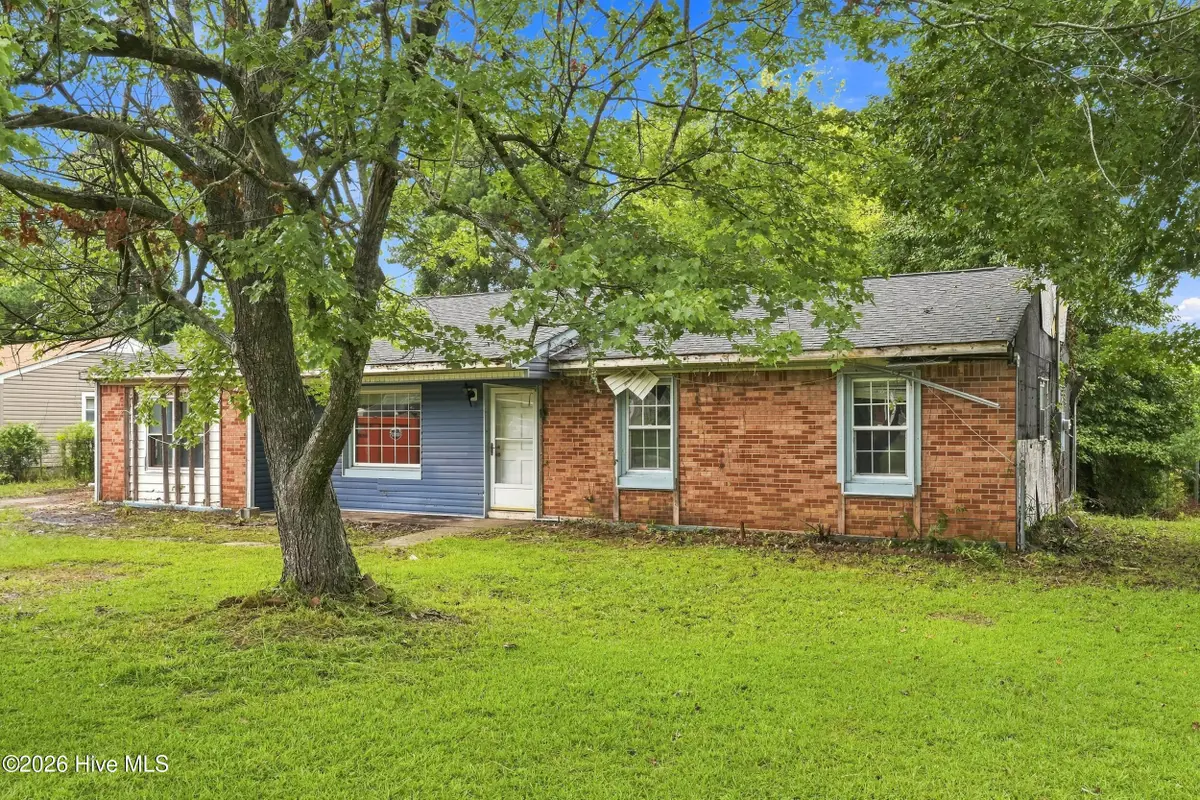 102 Royal Drive, Jacksonville, NC 28546 - #1