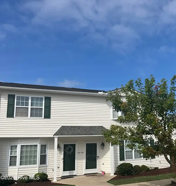 1222 Cross Creek Circle #W9, Greenville, NC 27834