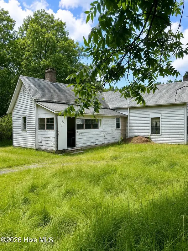 305 Pinehurst Avenue, Carthage, NC 28327