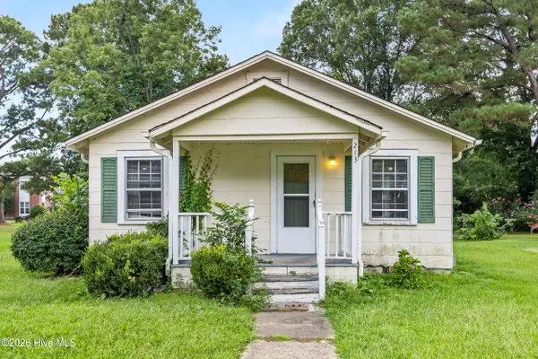 213 N Walker Street, Burgaw, NC 28425