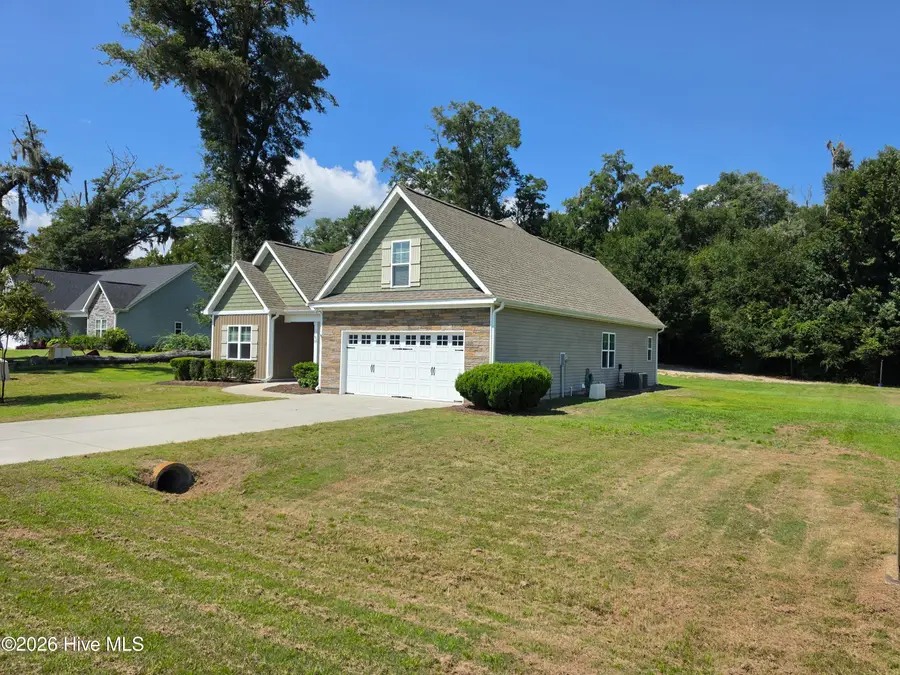 106 Chimney Landing Drive, Rocky Point, NC 28457 - #2