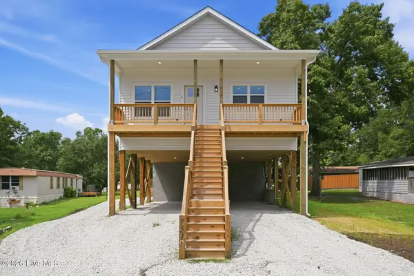751 Driftwood Drive, Hampstead, NC 28443