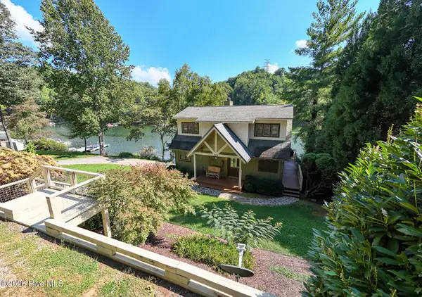 323 Cross Creek Road, Robbinsville, NC 28771