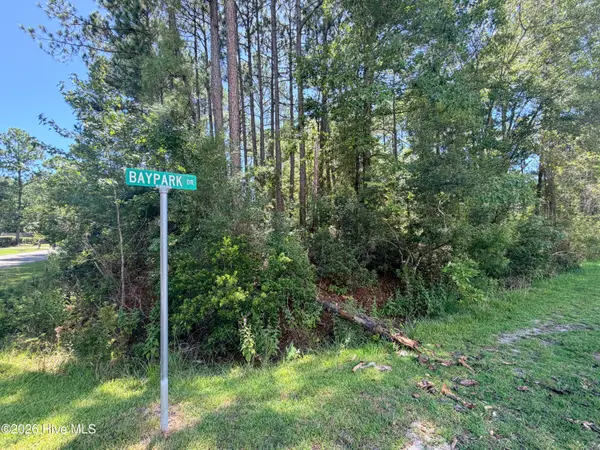 392 Baypark Drive Nw, Calabash, NC 28467