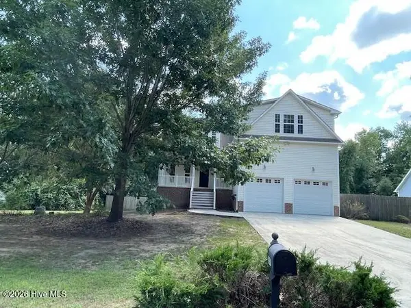 305 Hickory Lane, Hampstead, NC 28443
