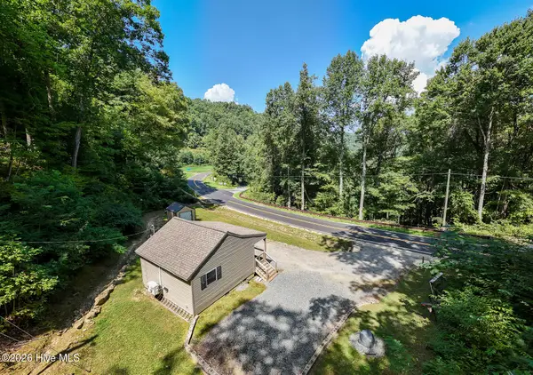3807 Fontana Road, Fontana Dam, NC 28733