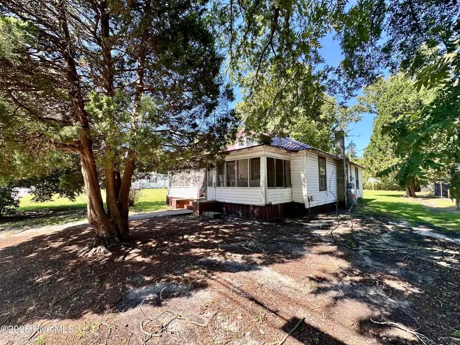 757 Pamlico Street, Belhaven, NC 27810 - #2