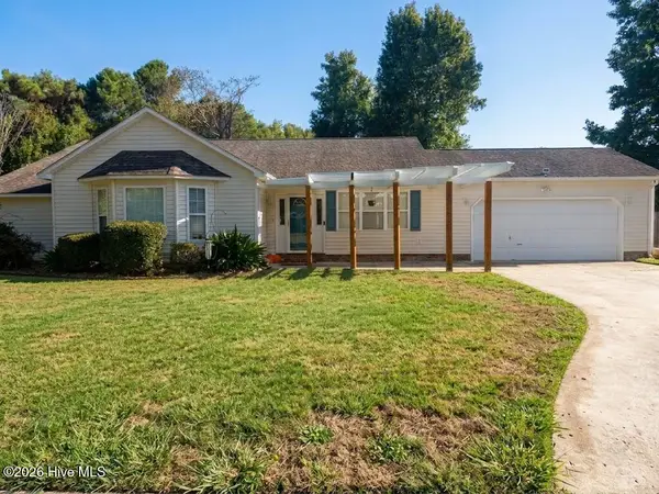 102 Donna Court, Hubert, NC 28539