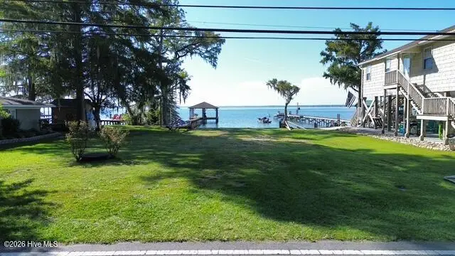 804 Canal Cove Road, Lake Waccamaw, NC 28450 - #2