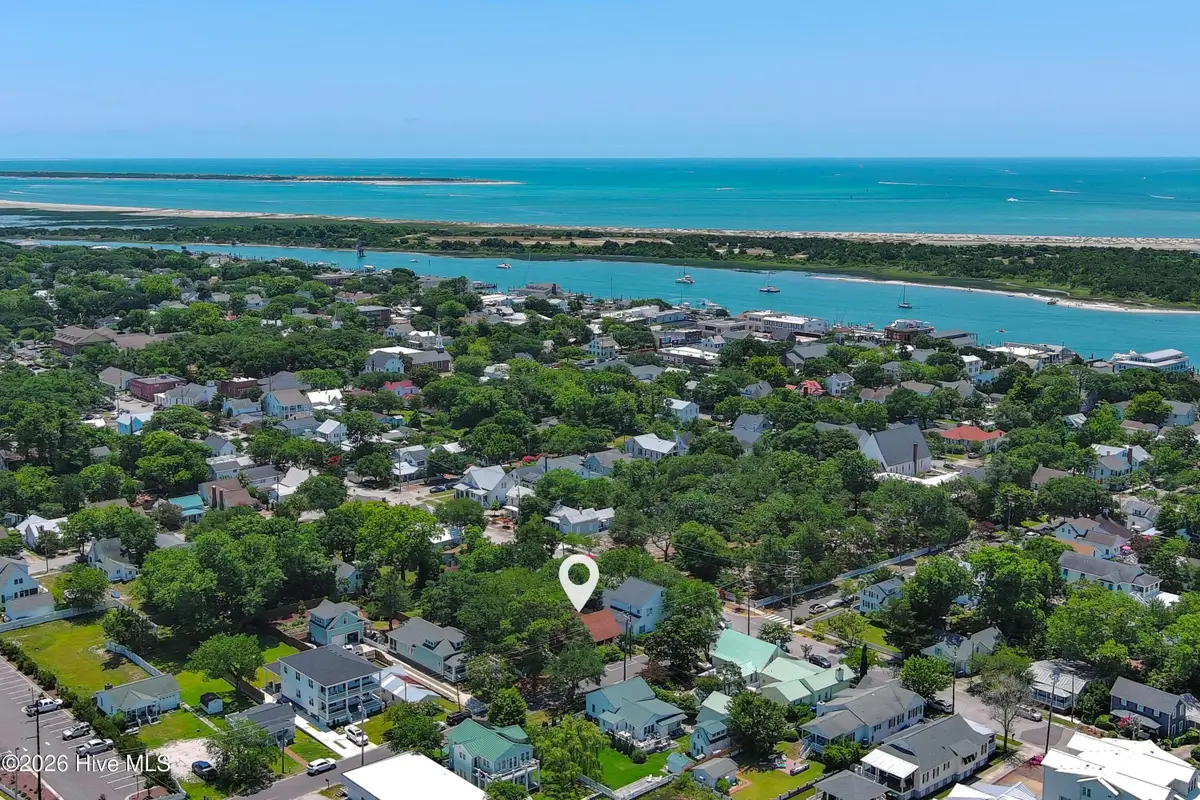 302 Moore Street, Beaufort, NC 28516 - #1