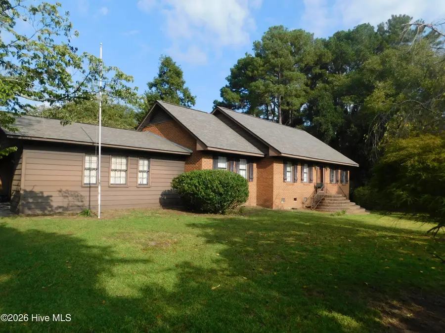 1603 Lake Drive, Laurinburg, NC 28352 - #2