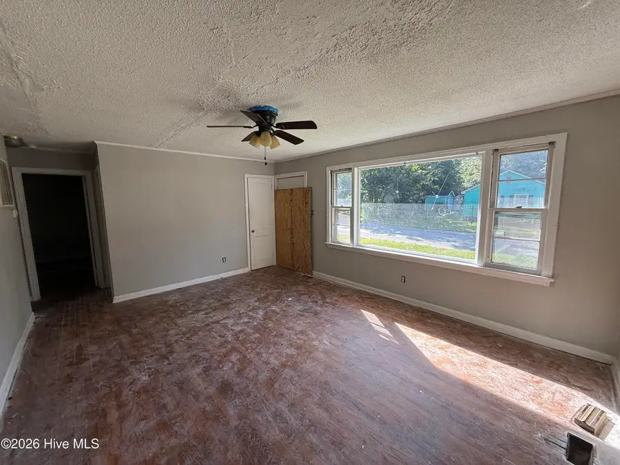 800 Dixon Street, Kinston, NC 28501 - #3