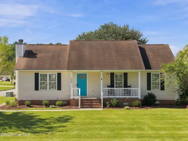 818 Winterfield Drive, Winterville, NC 28590