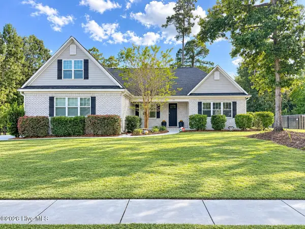646 Crown Pointe Drive, Hampstead, NC 28443