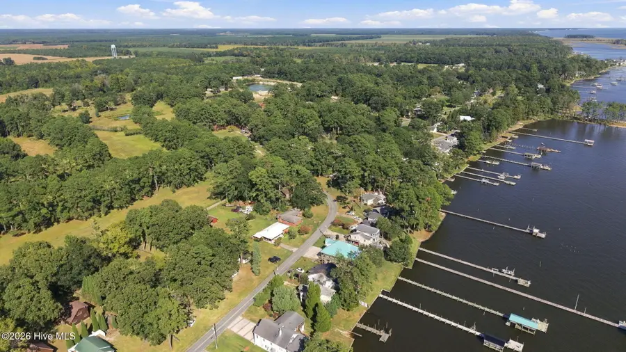 27 Croatan Avenue, Bath, NC 27808 - #2