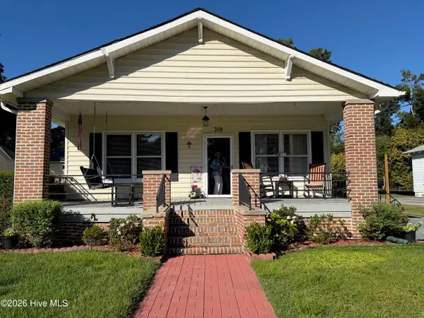 309 S Wright Street, Burgaw, NC 28425