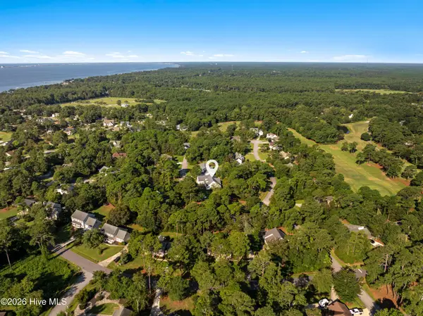 102 Fairway Drive W, Morehead City, NC 28557