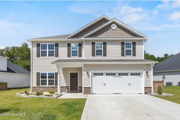 499 Pebble Shore Drive, Sneads Ferry, NC 28460